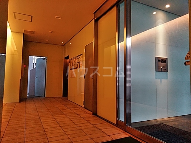 24/30 エントランス