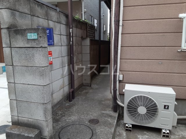27/30 エントランス