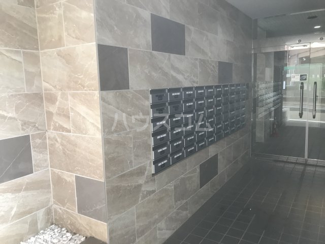 26/30 エントランス