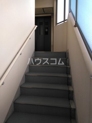 18/28 エントランス