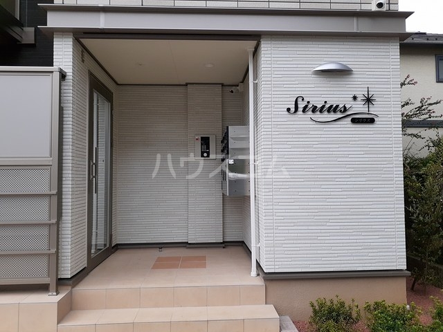 24/30 エントランス