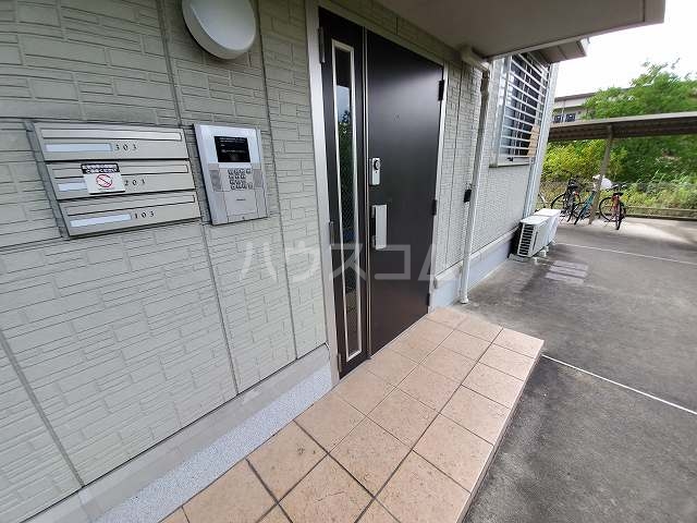 15/26 エントランス