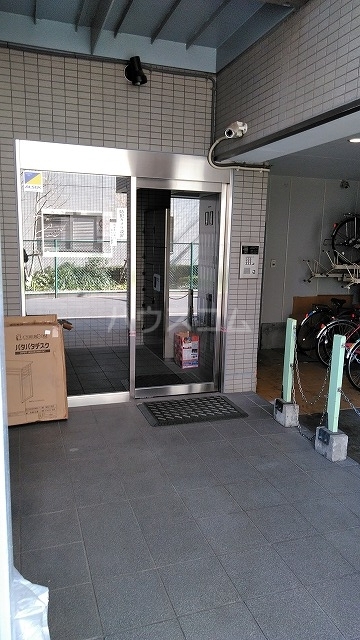 26/30 エントランス