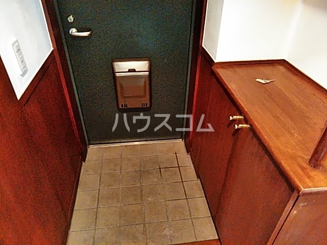16/30 玄関