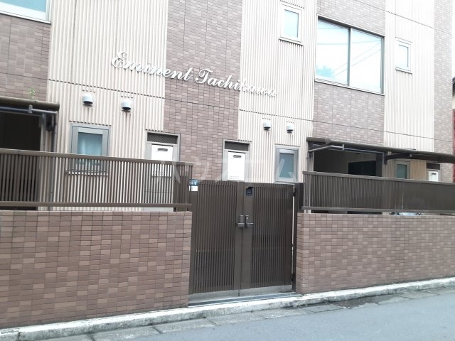 18/28 エントランス