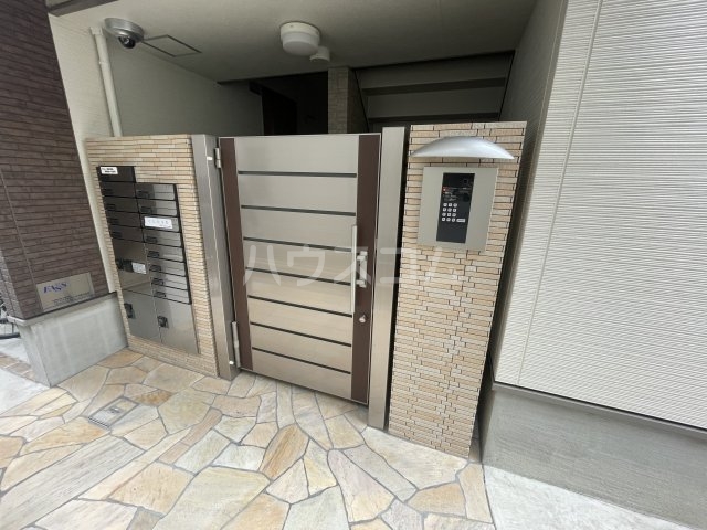 14/19 エントランス