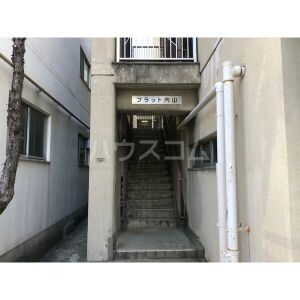 14/22 エントランス