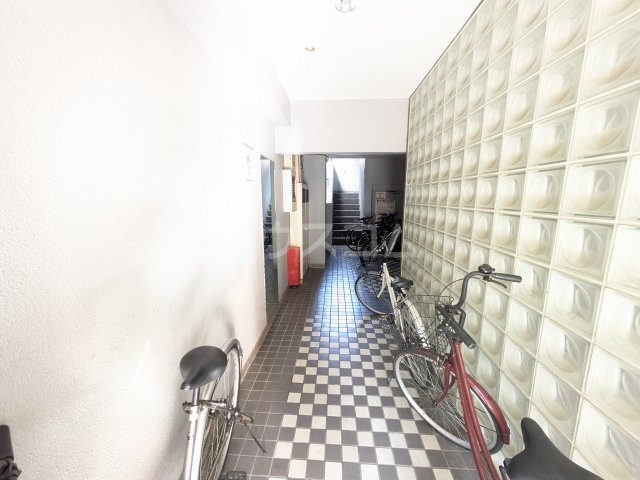 20/27 エントランス