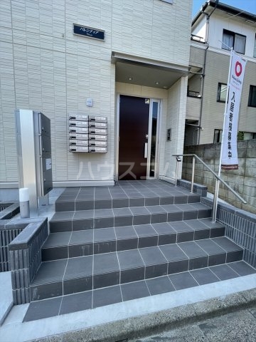 24/27 エントランス