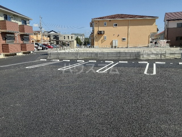 2/3 駐車場