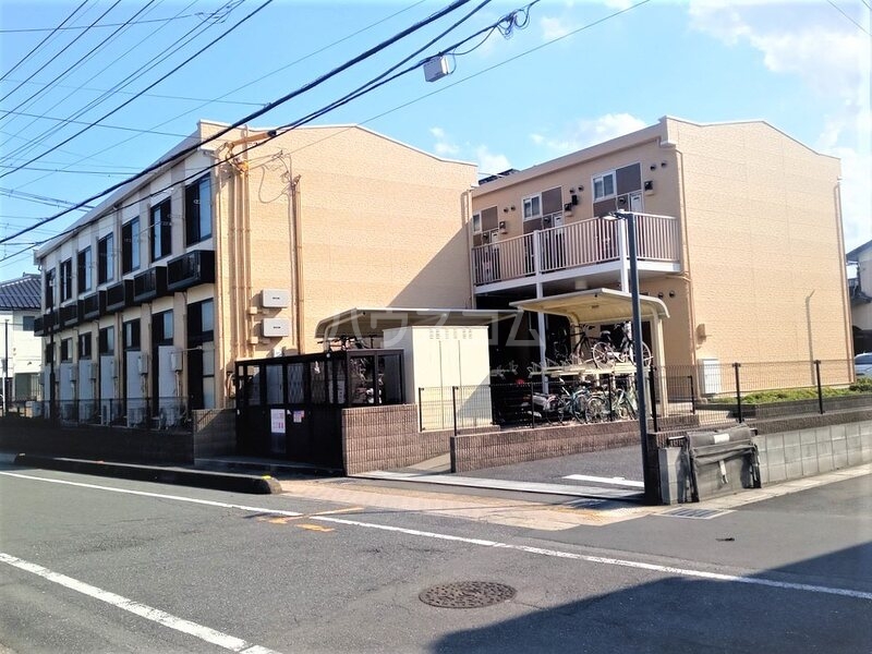 18/27 エントランス