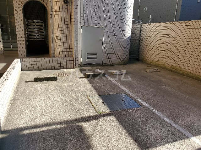 21/26 駐車場