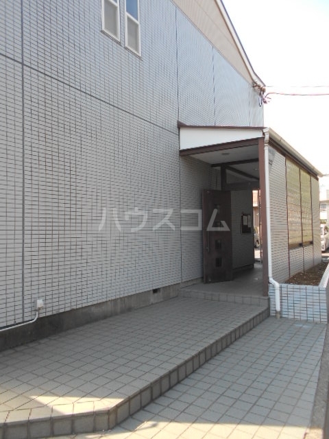 22/30 エントランス