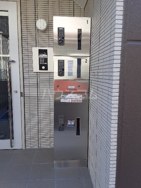 21/30 エントランス