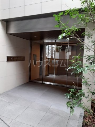 28/30 エントランス