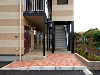 17/23 エントランス