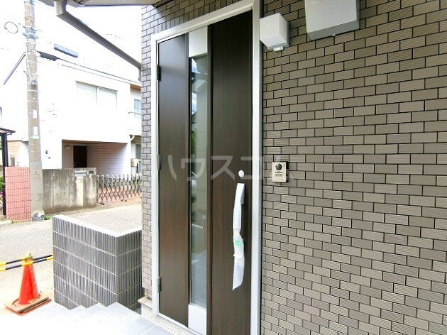 21/22 エントランス