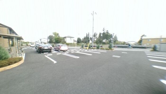 13/20 駐車場
