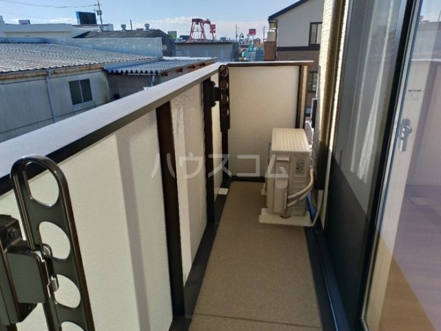 13/18 バルコニー