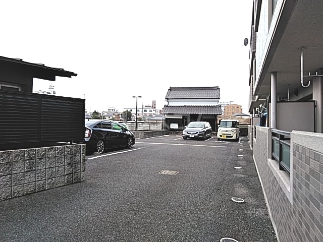 26/30 駐車場