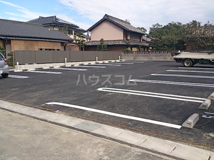 15/17 駐車場