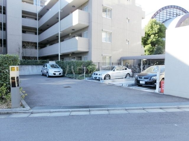 14/23 駐車場