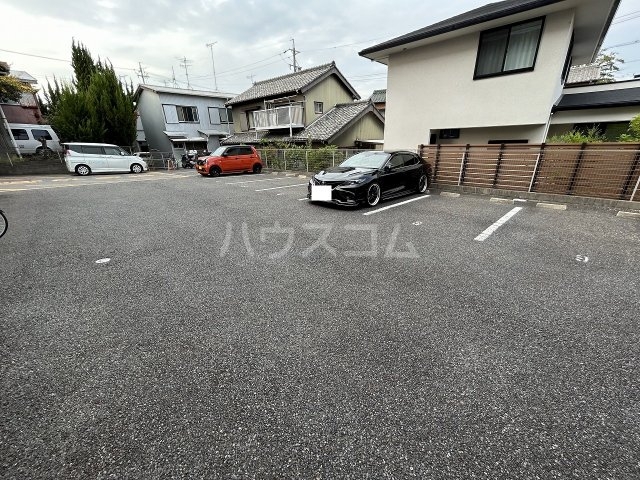 22/30 駐車場