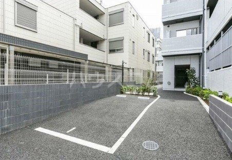 20/29 駐車場