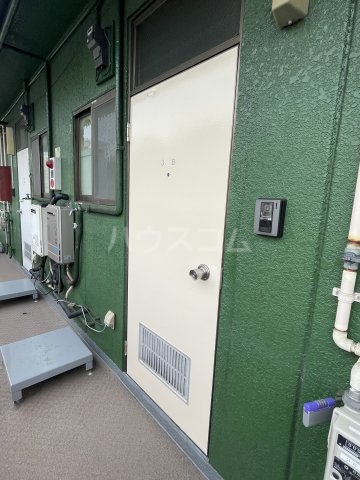 18/19 エントランス