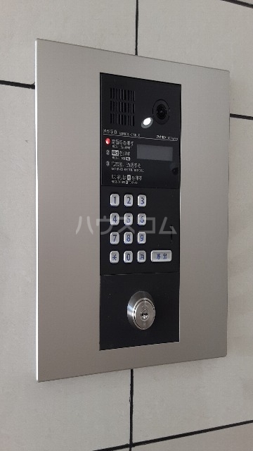 24/30 エントランス