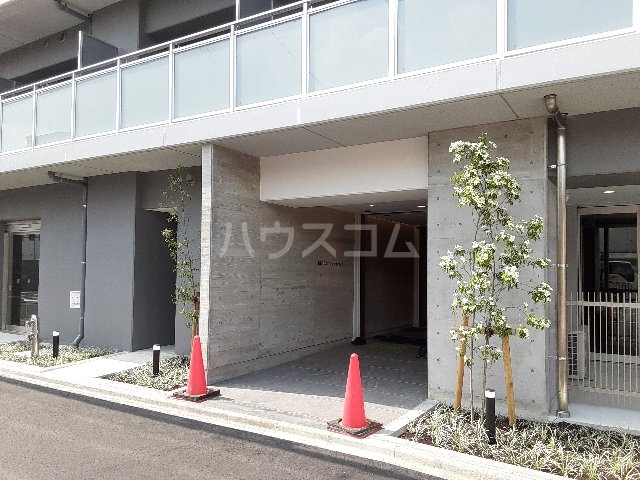 15/23 エントランス