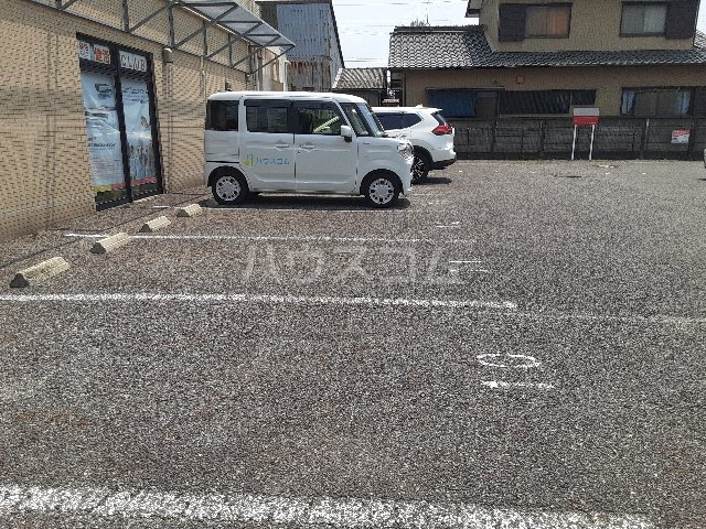26/30 駐車場