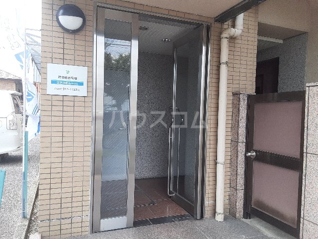 25/30 エントランス