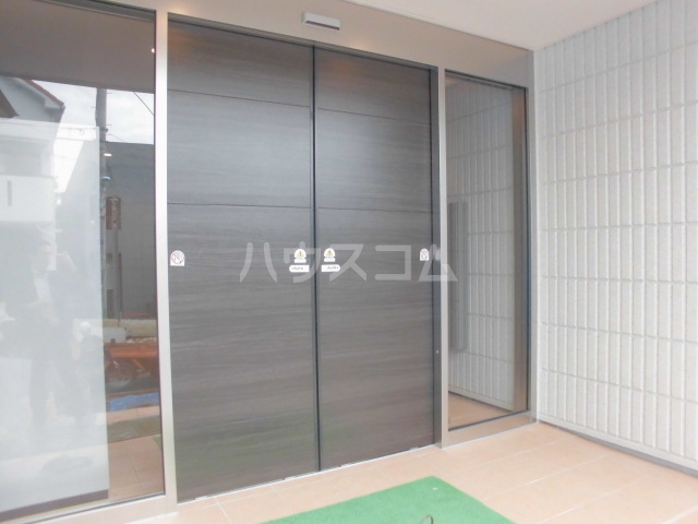 16/25 エントランス