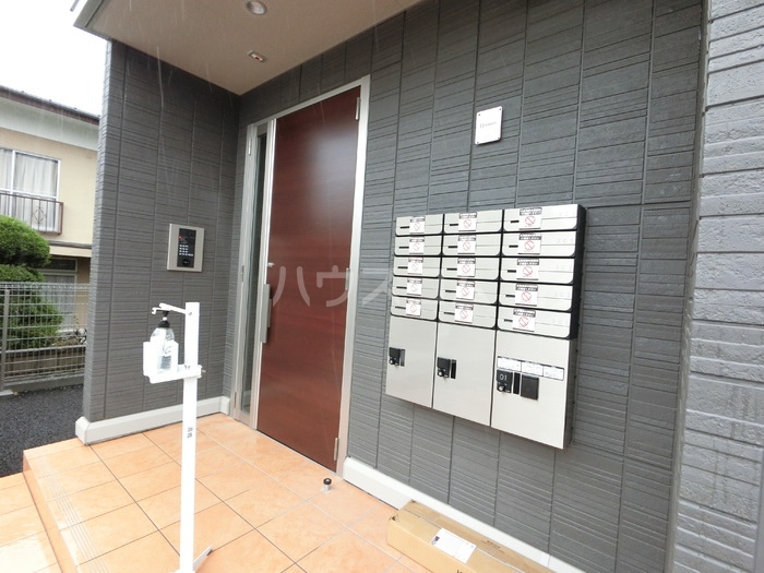 16/25 エントランス