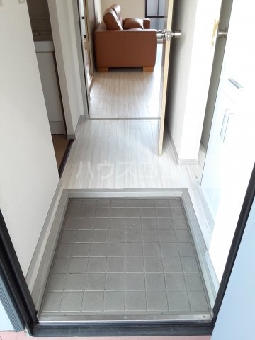 13/28 玄関