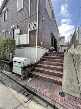 2/3 エントランス