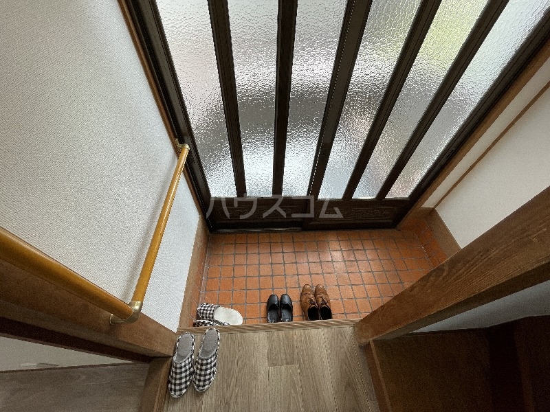 16/30 玄関
