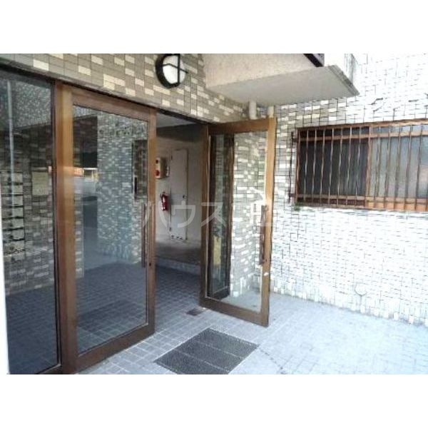 14/21 エントランス