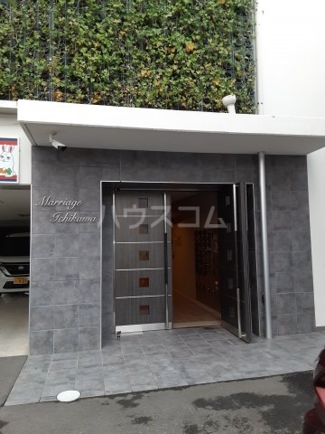 23/30 エントランス