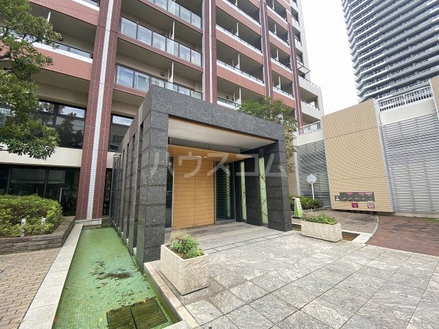22/25 エントランス
