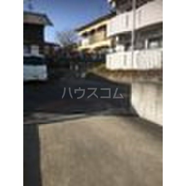16/17 駐車場