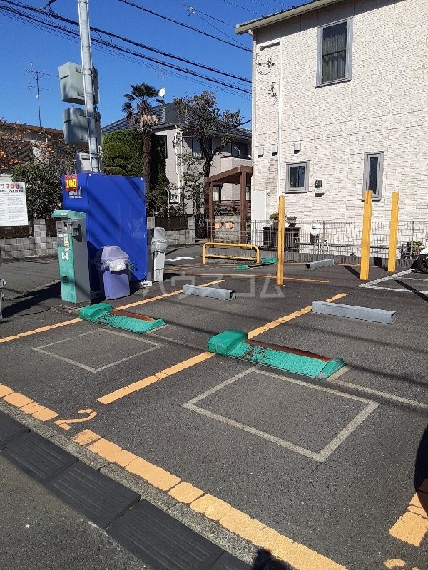 22/30 駐車場