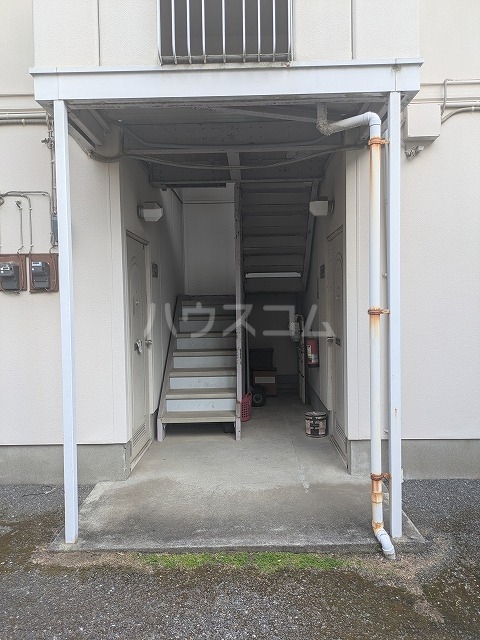 18/30 エントランス