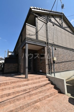 16/17 エントランス