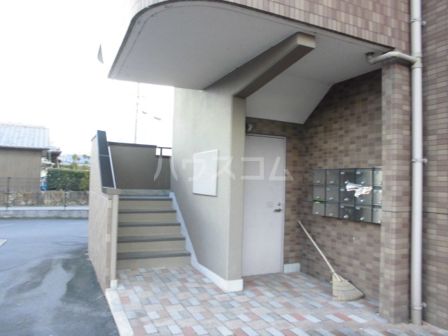 19/29 エントランス