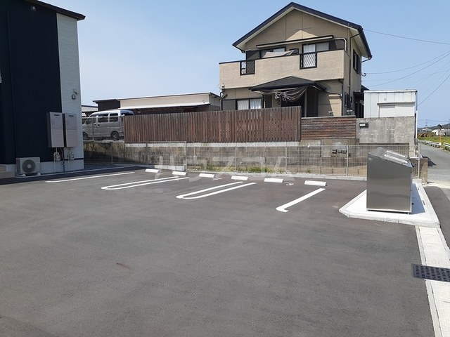 14/20 駐車場
