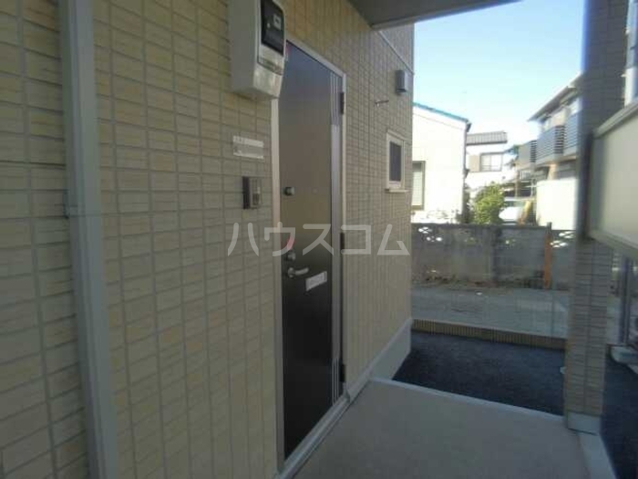 19/30 エントランス