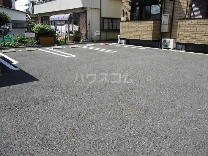 18/18 駐車場
