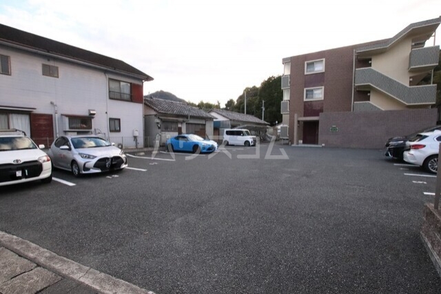 14/18 駐車場